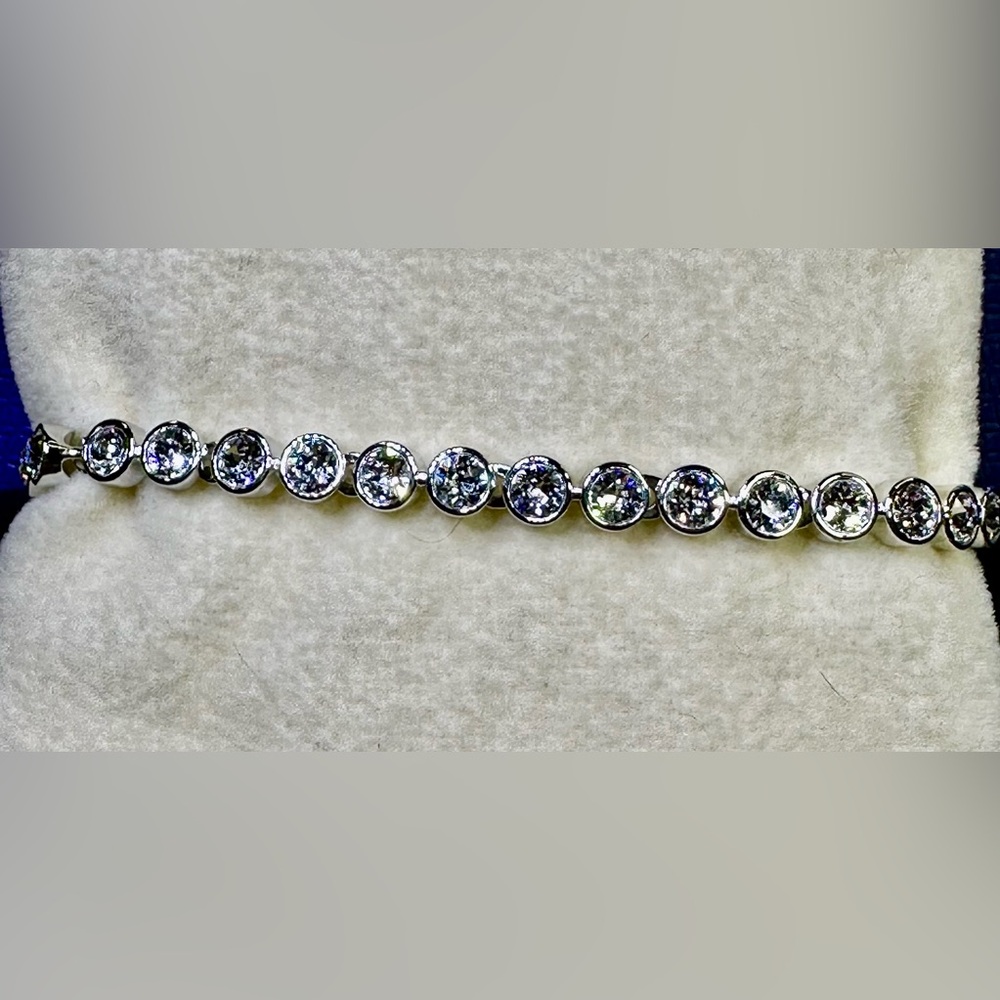 Swarovski Silver “Emily” Tennis Bracelet w/Crystals 6.75” + 1” Extender Lot#423 - Picture 3 of 8